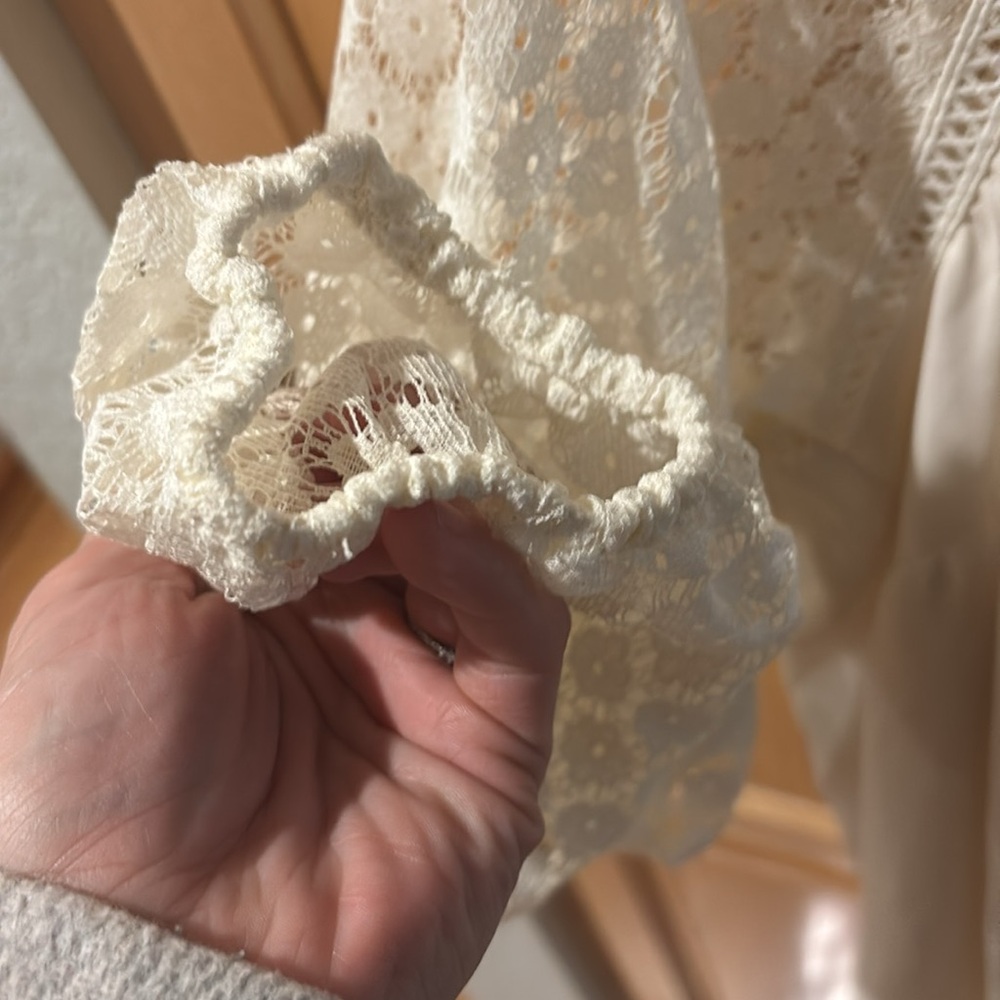 TORRID NWT Georgia lace mix sleeve top pristine size 0 - Picture 7 of 8